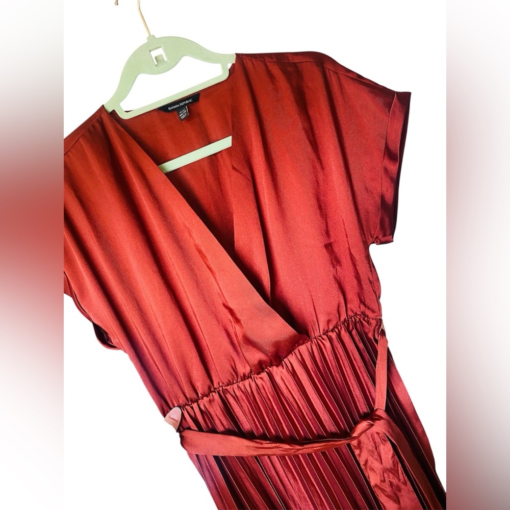 Banana Republic Silk Satin-like Wine Red Ruby Dress Size XS - Picture 3 of 14